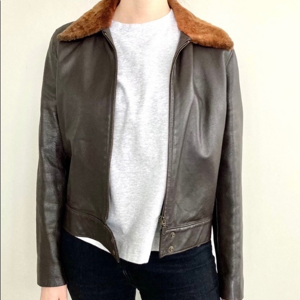 Vintage Roots fur trim leather jacket. 🤎